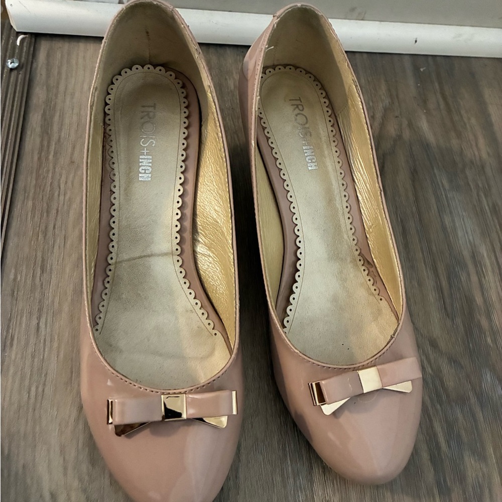 Women's Tan Flats with Bow